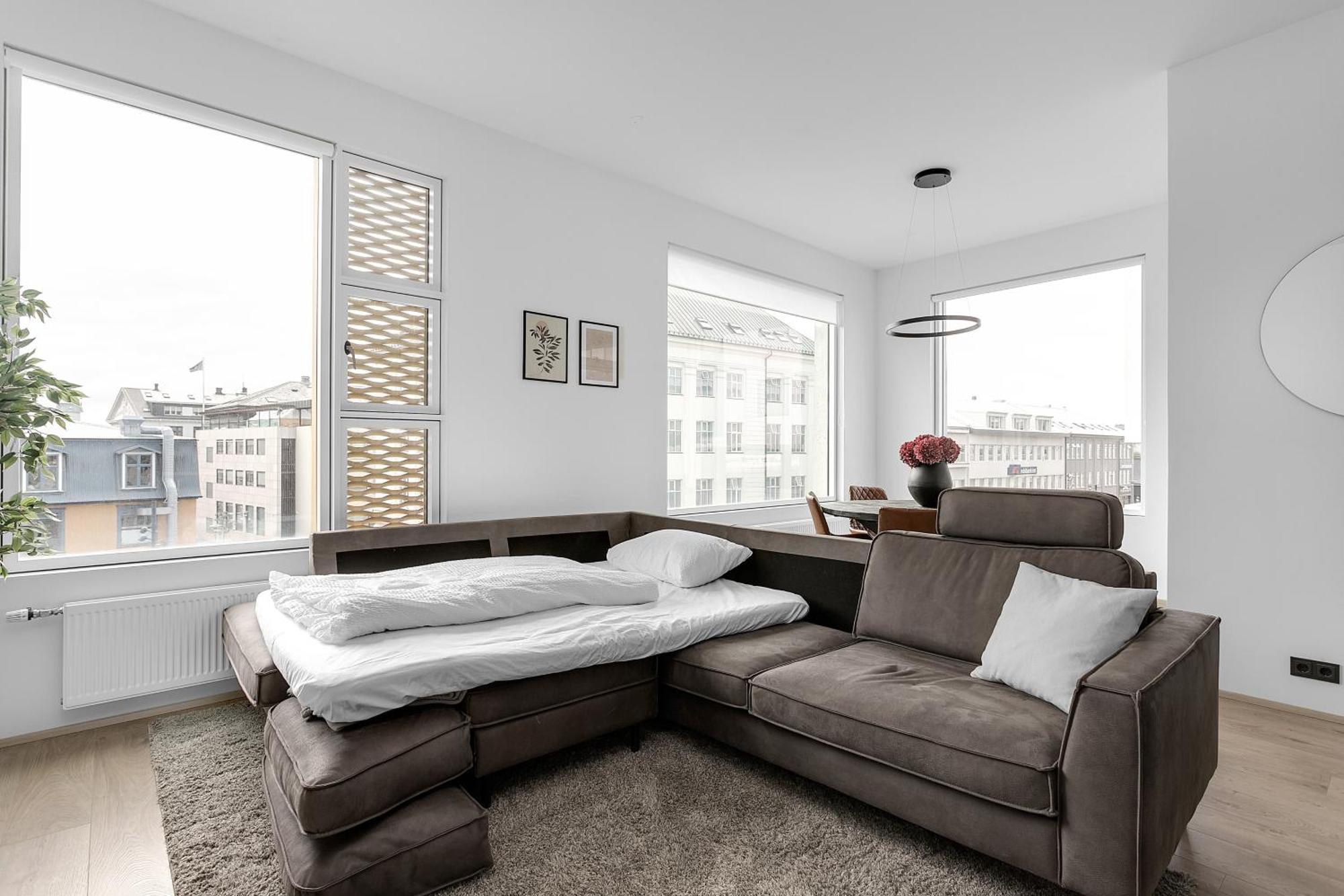 Vibrant Hafnatorg I Spacious Property With Expansive Garage Reykjavík Exterior photo