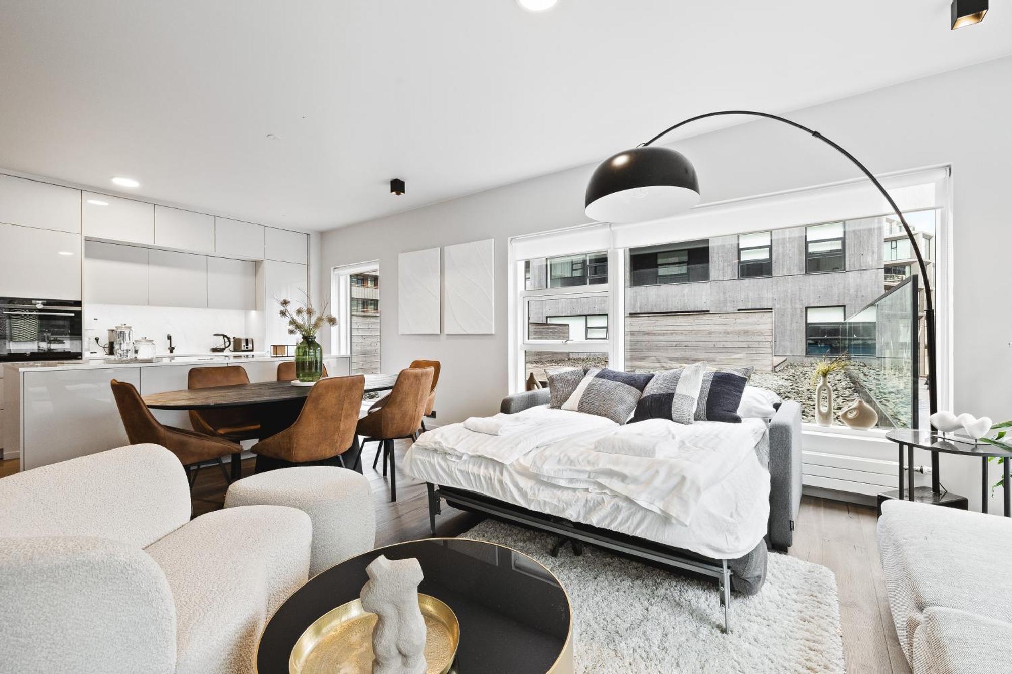 Vibrant Hafnatorg I Spacious Property With Expansive Garage Reykjavík Exterior photo